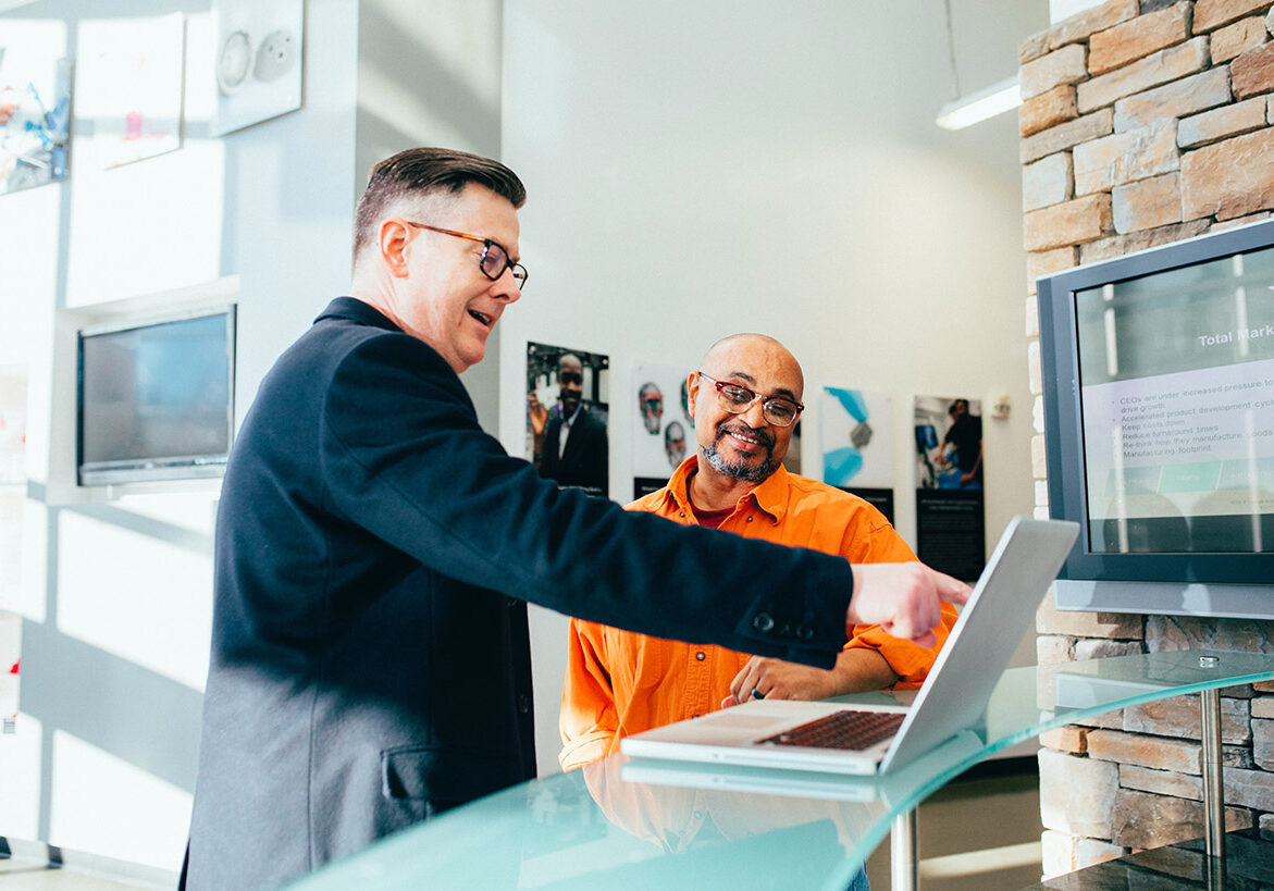 linkedin-sales-solutions-YDVdprpgHv4-unsplash-1200x800 Meeting